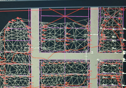Processamento avançado com softwares CAD, GIS e BIM.